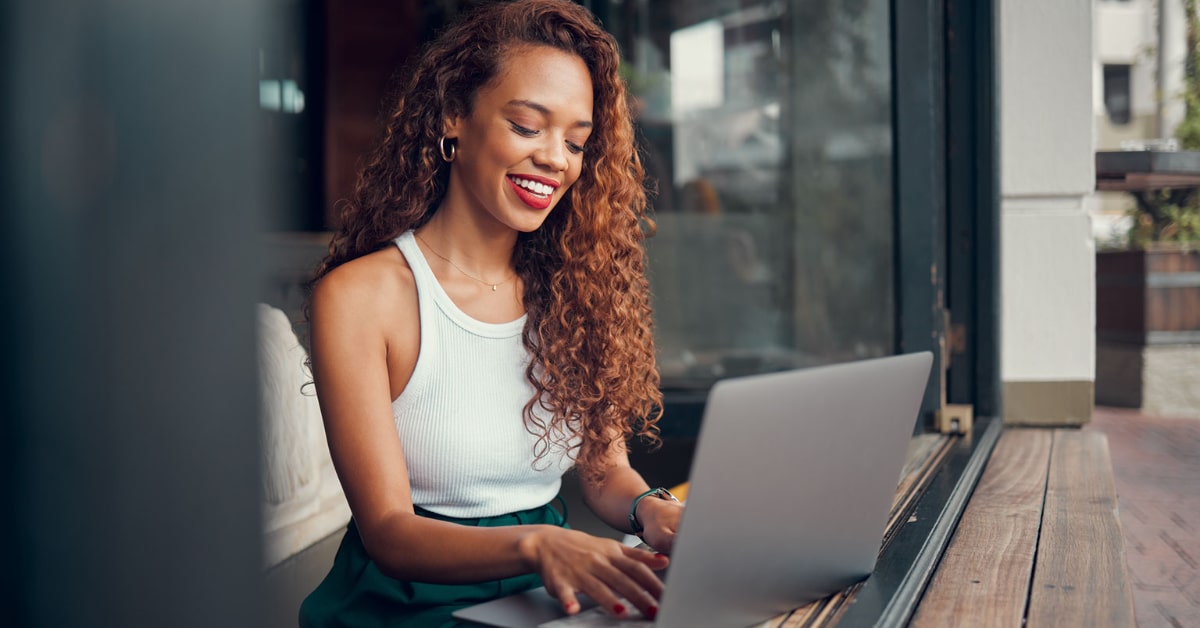 black woman blogging